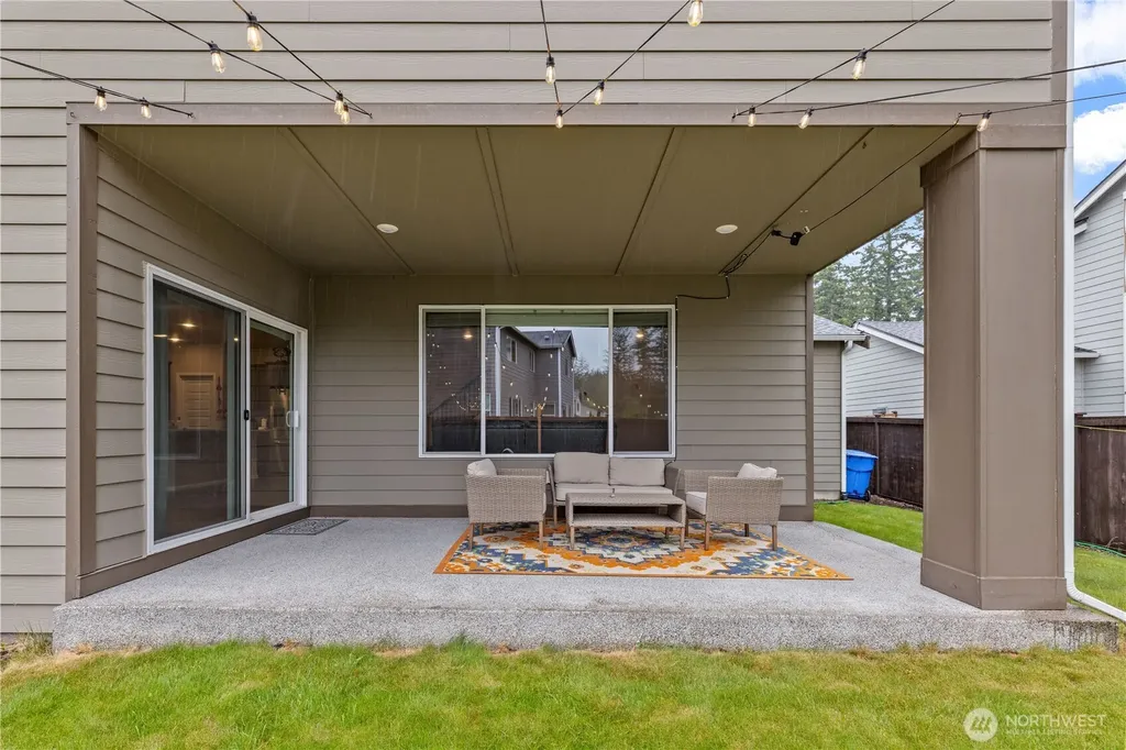 17621 Crossing Drive E Puyallup WA 98374