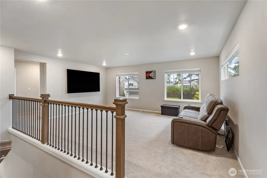17621 Crossing Drive E Puyallup WA 98374