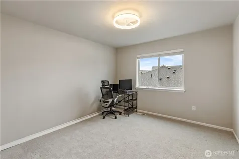 17621 Crossing Drive E Puyallup WA 98374