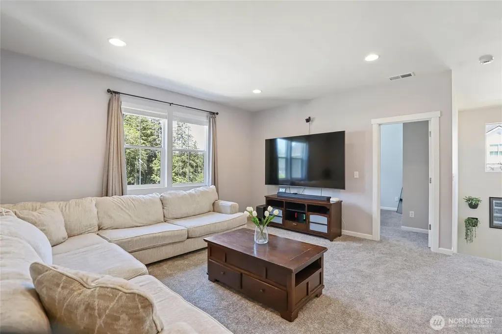 740 SE Nordmann Loop Port Orchard WA 98366