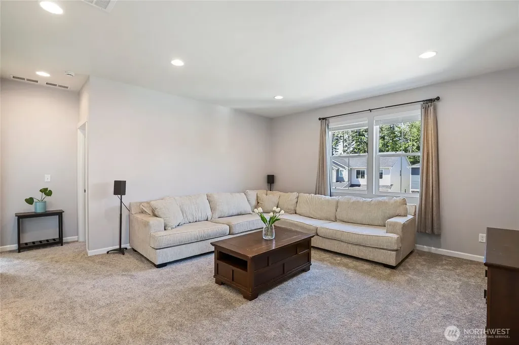 740 SE Nordmann Loop Port Orchard WA 98366