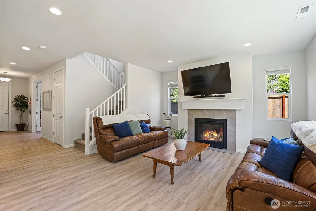 740 SE Nordmann Loop Port Orchard WA 98366