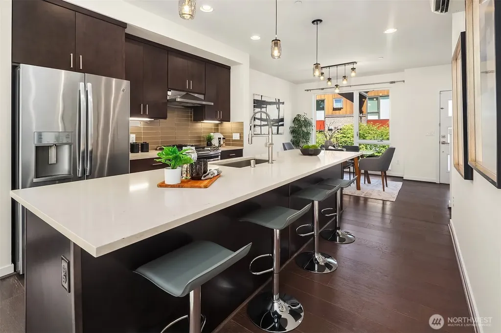6546 32nd Avenue NE Seattle WA 98115