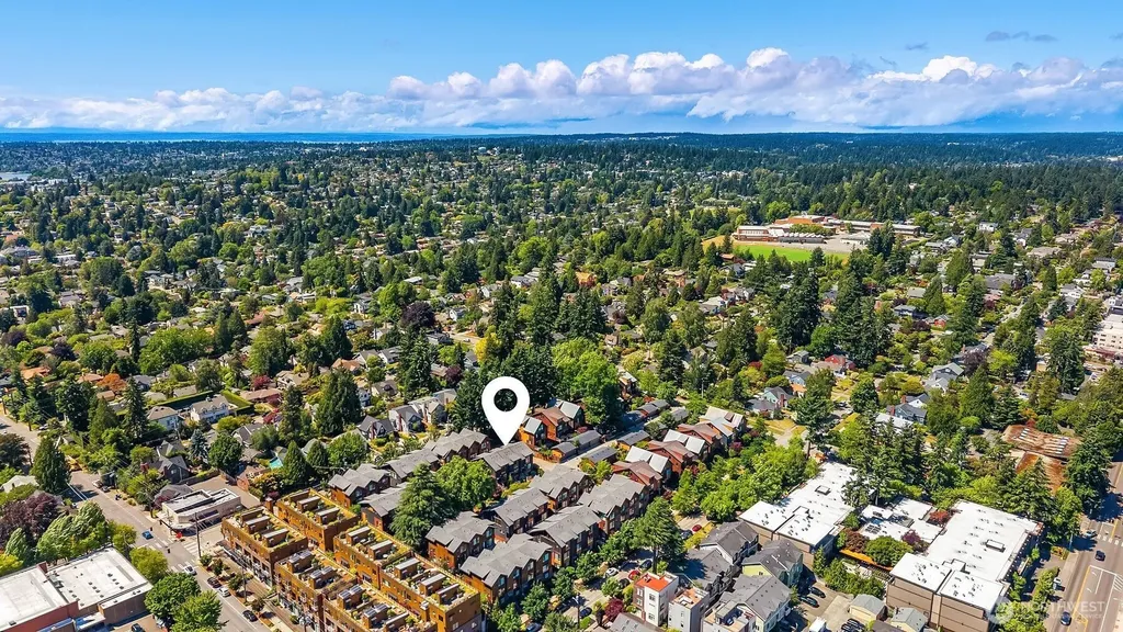 6546 32nd Avenue NE Seattle WA 98115