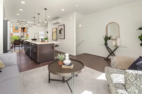 6546 32nd Avenue NE Seattle WA 98115