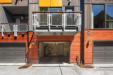 6546 32nd Avenue NE Seattle WA 98115