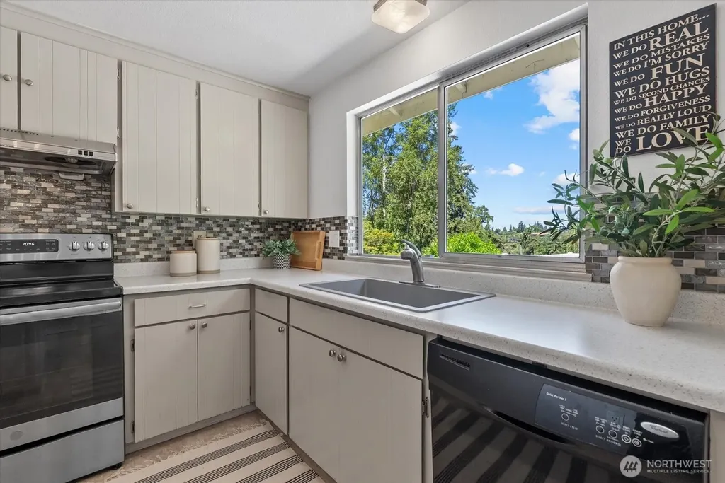 3006 89th Place SE Mercer Island WA 98040