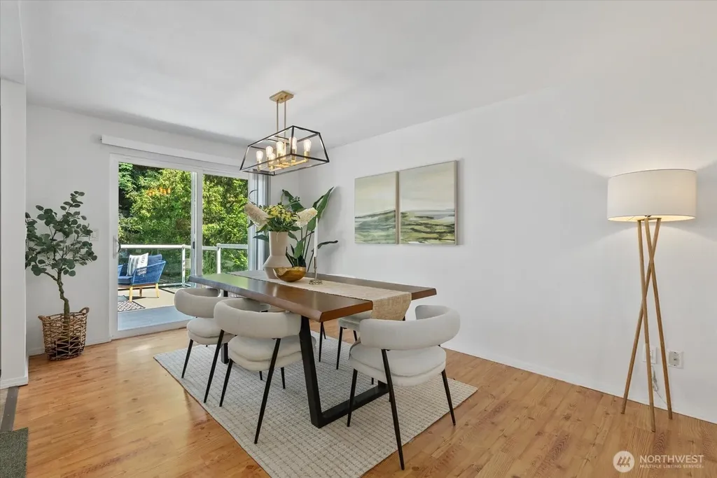 3006 89th Place SE Mercer Island WA 98040