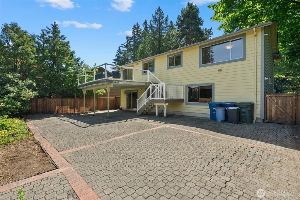 3006 89th Place SE Mercer Island WA 98040