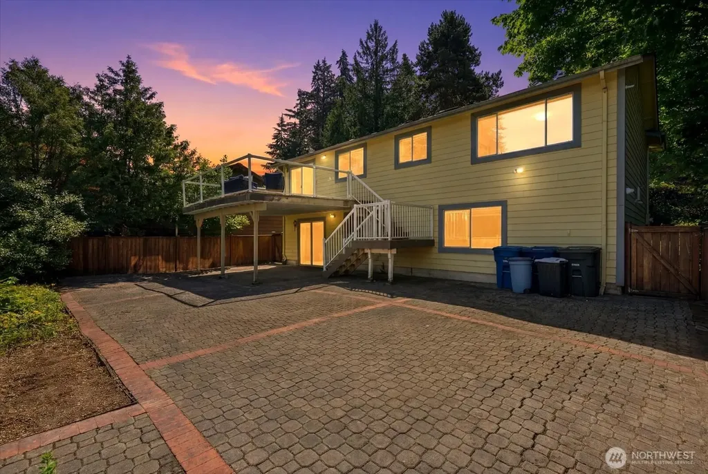 3006 89th Place SE Mercer Island WA 98040