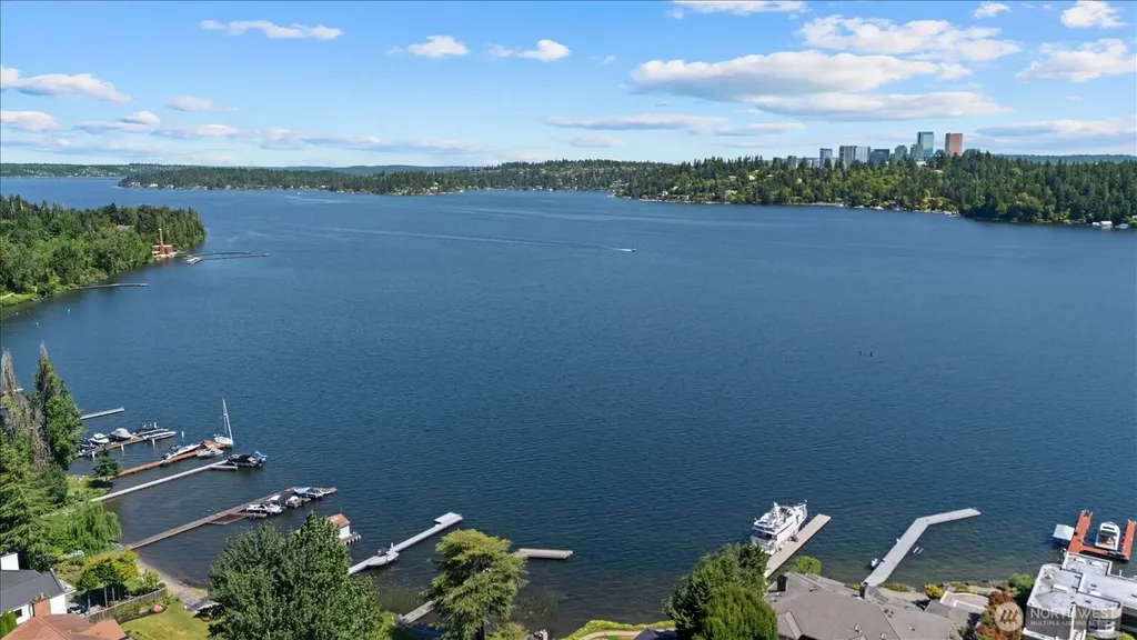 3006 89th Place SE Mercer Island WA 98040