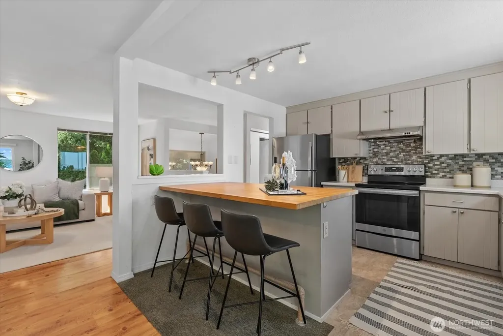 3006 89th Place SE Mercer Island WA 98040