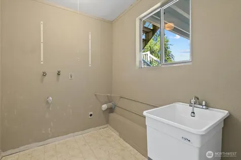 3006 89th Place SE Mercer Island WA 98040