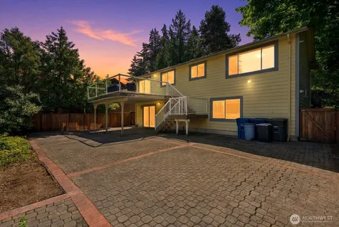 3006 89th Place SE Mercer Island WA 98040