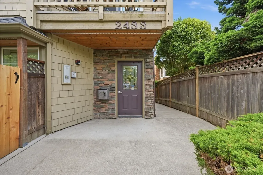 2433 NW 59th Street Seattle WA 98107