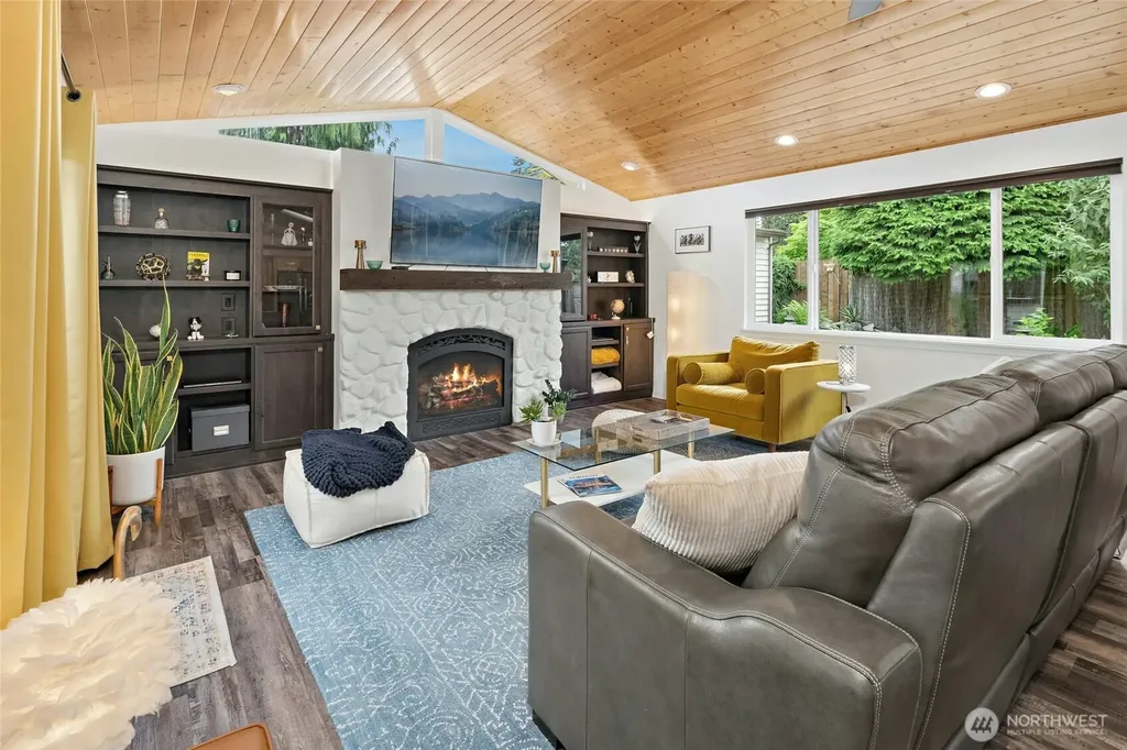 237 S 186th Street Burien WA 98148