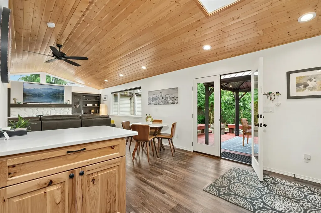 237 S 186th Street Burien WA 98148