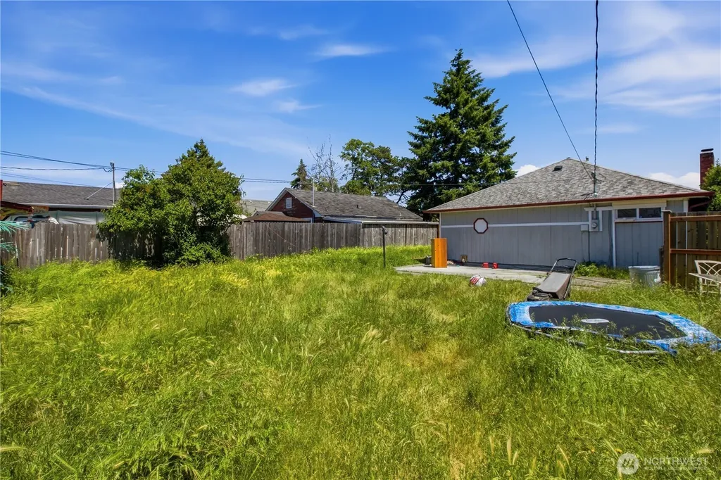 7048 S Oakes Street Tacoma WA 98409
