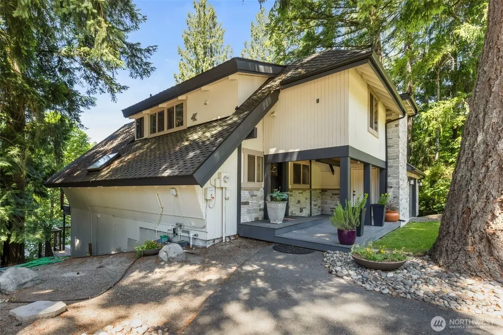 12995 Lake Shore Drive NW Poulsbo WA 98370