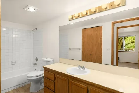 15816 NE Leary Way Redmond WA 98052