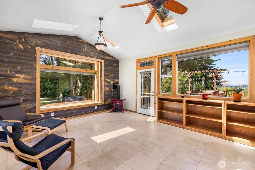 801 N Waugh Road Mount Vernon WA 98273