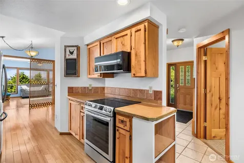 801 N Waugh Road Mount Vernon WA 98273