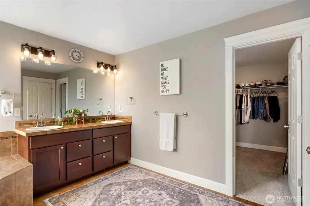 17845 Irwin Street SW Rochester WA 98579