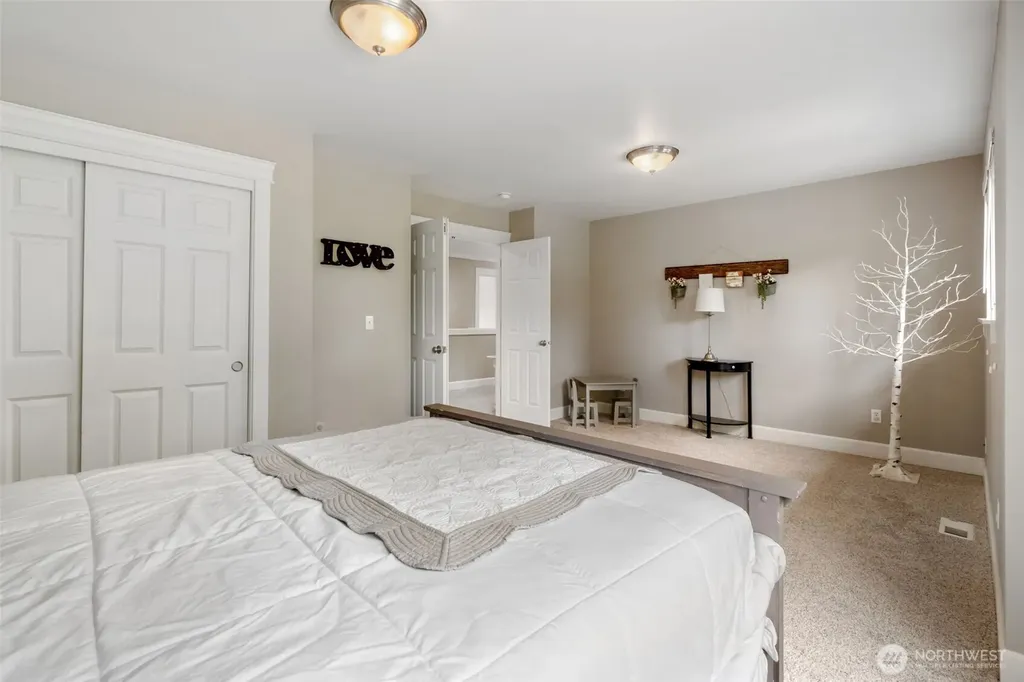 17845 Irwin Street SW Rochester WA 98579