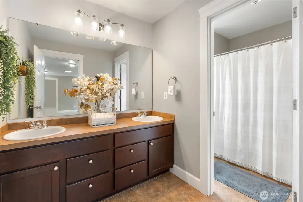 17845 Irwin Street SW Rochester WA 98579