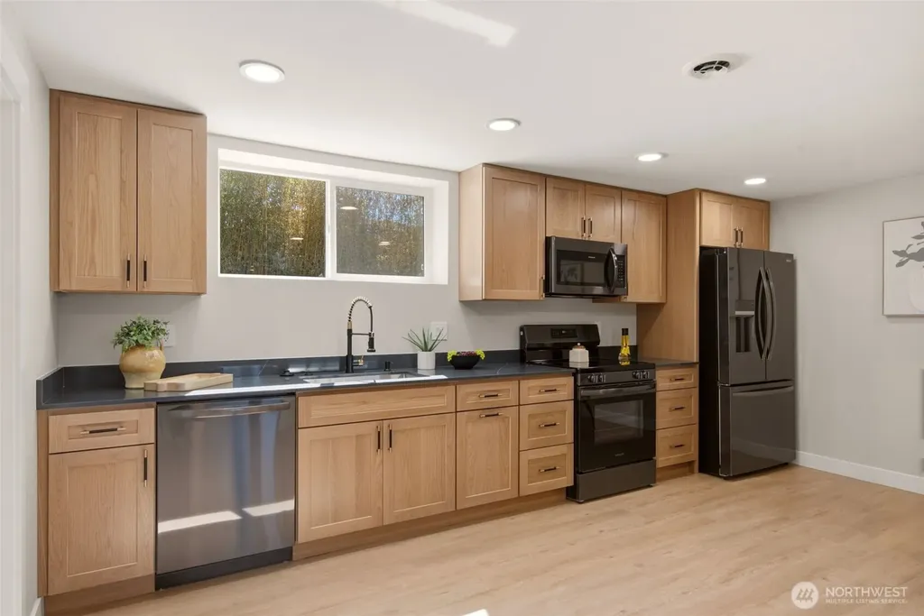 502 23rd Avenue Milton WA 98354