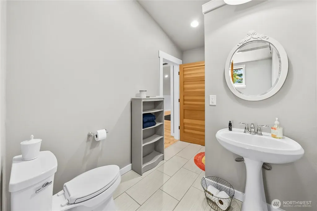 458 E Stretch Island Road S Grapeview WA 98546