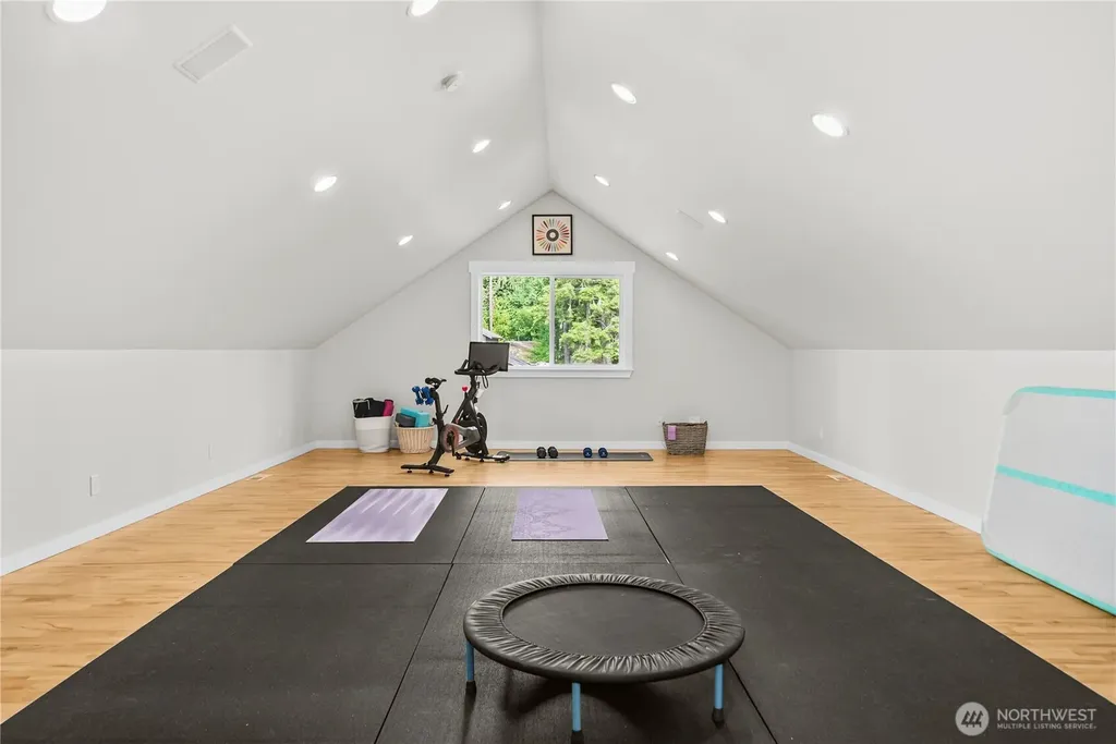 458 E Stretch Island Road S Grapeview WA 98546