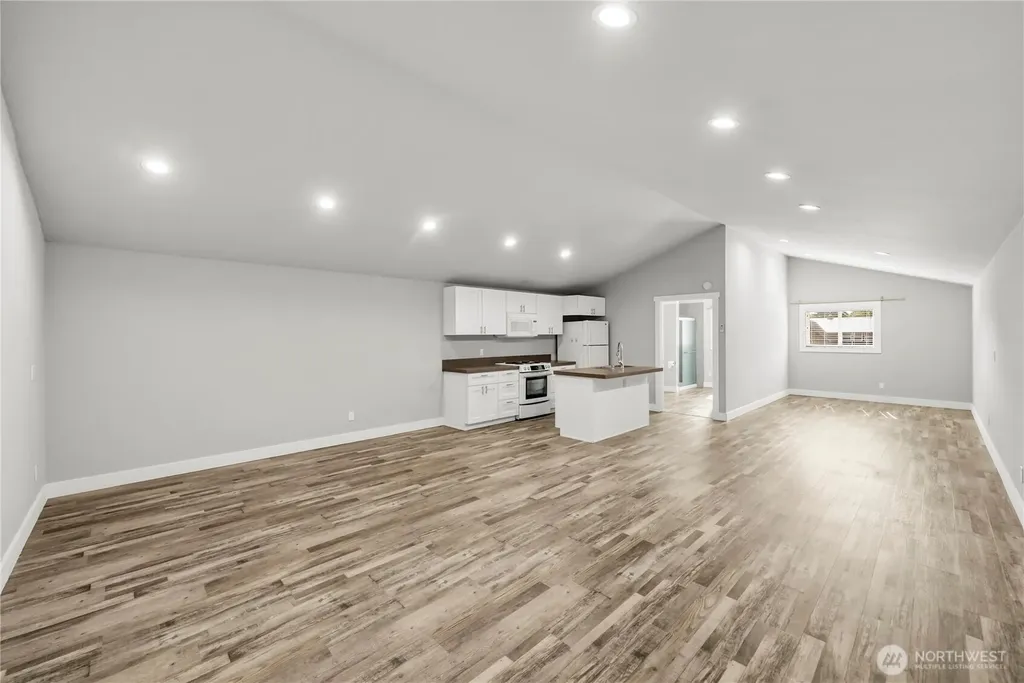 458 E Stretch Island Road S Grapeview WA 98546