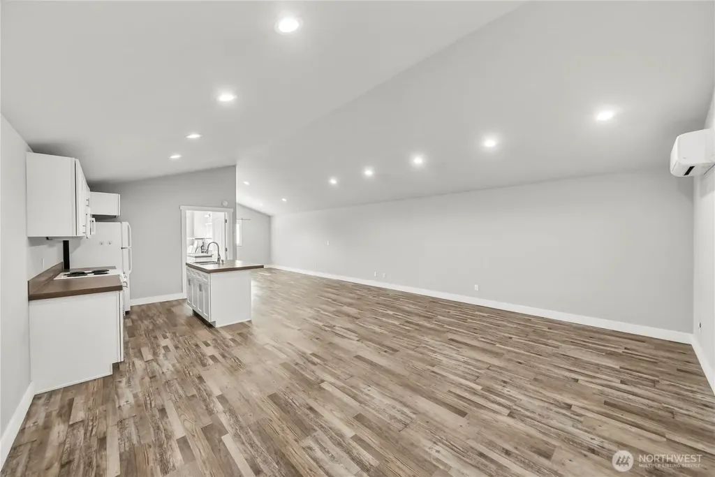 458 E Stretch Island Road S Grapeview WA 98546