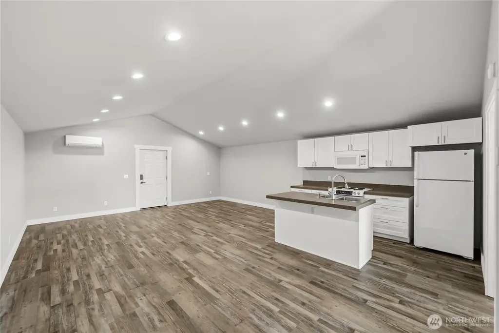 458 E Stretch Island Road S Grapeview WA 98546