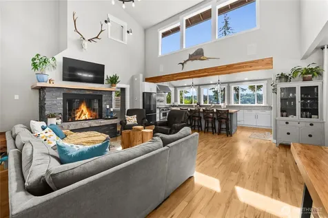 458 E Stretch Island Road S Grapeview WA 98546