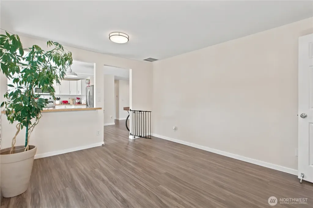 28504 23rd Avenue S Federal Way WA 98003