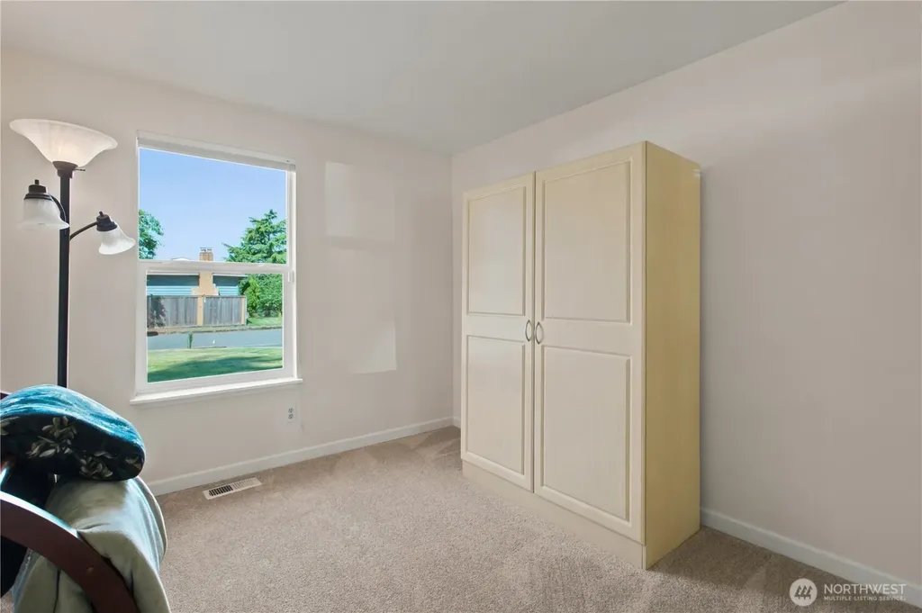 28504 23rd Avenue S Federal Way WA 98003