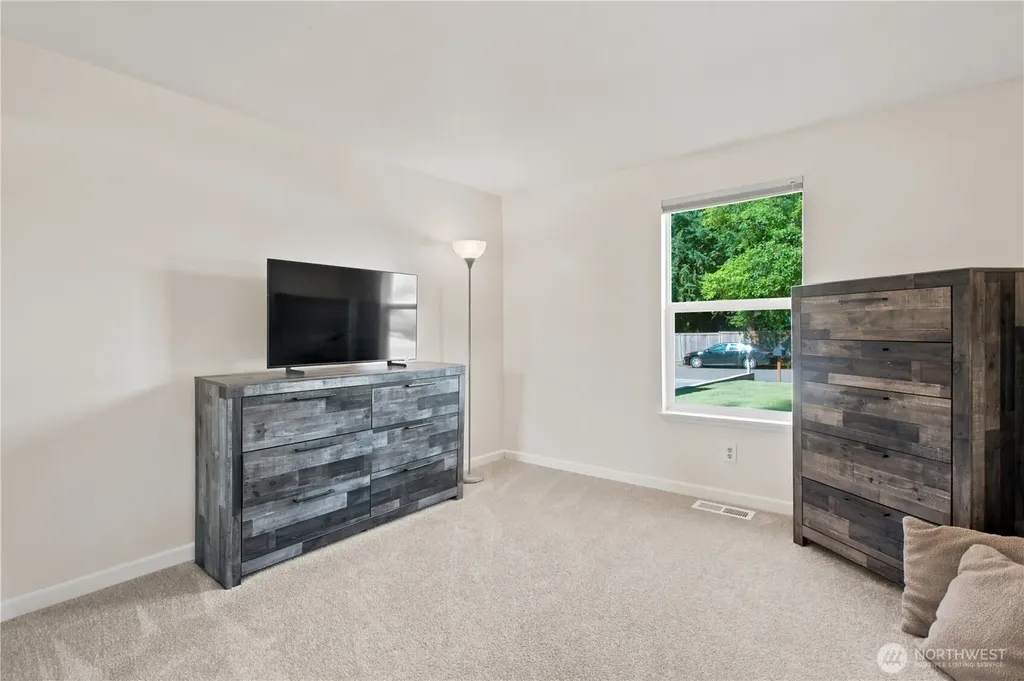 28504 23rd Avenue S Federal Way WA 98003