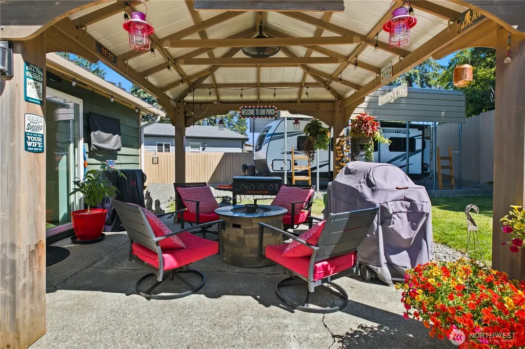 28504 23rd Avenue S Federal Way WA 98003