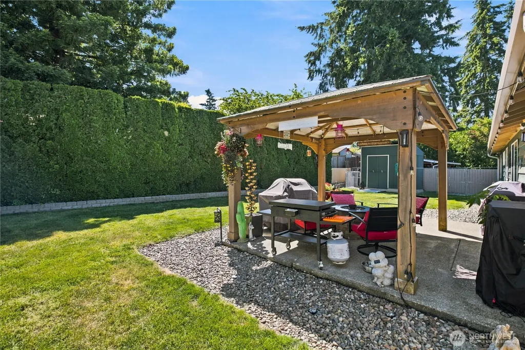 28504 23rd Avenue S Federal Way WA 98003