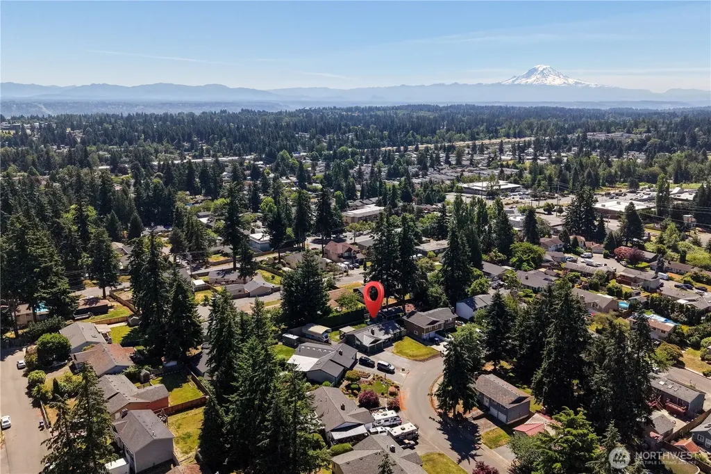 28504 23rd Avenue S Federal Way WA 98003