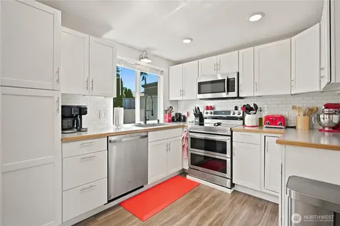 28504 23rd Avenue S Federal Way WA 98003