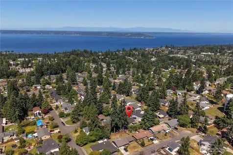 28504 23rd Avenue S Federal Way WA 98003