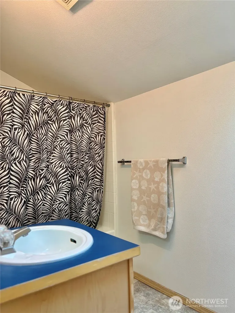 1604 NW Seasons Lane Silverdale WA 98383