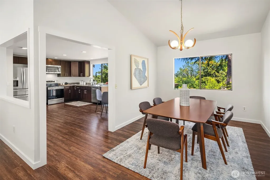 14428 SE 49th Street Bellevue WA 98006