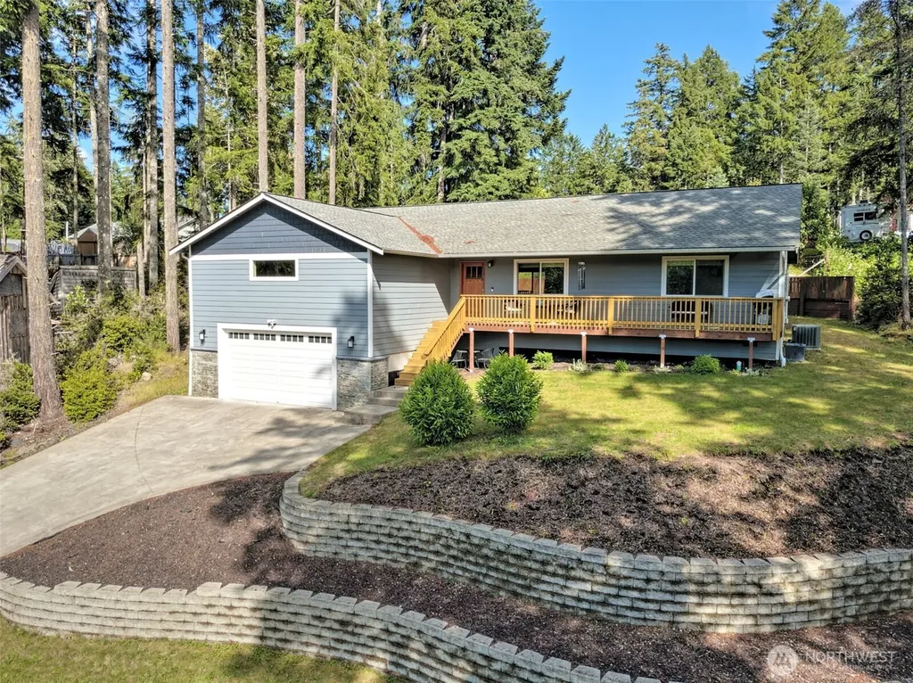 5031 E Rasor Road W Belfair WA 98528