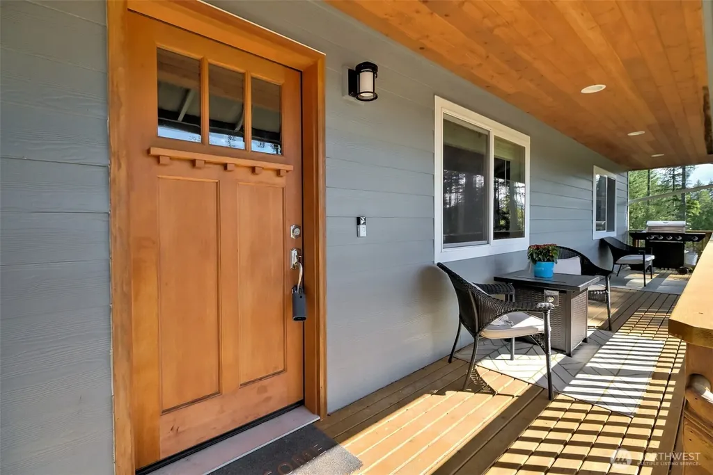 5031 E Rasor Road W Belfair WA 98528