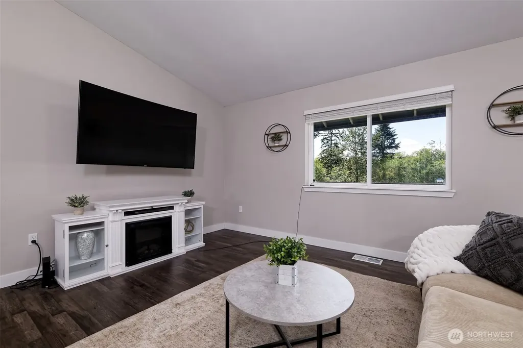 5031 E Rasor Road W Belfair WA 98528