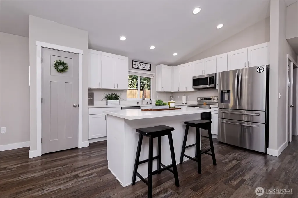 5031 E Rasor Road W Belfair WA 98528